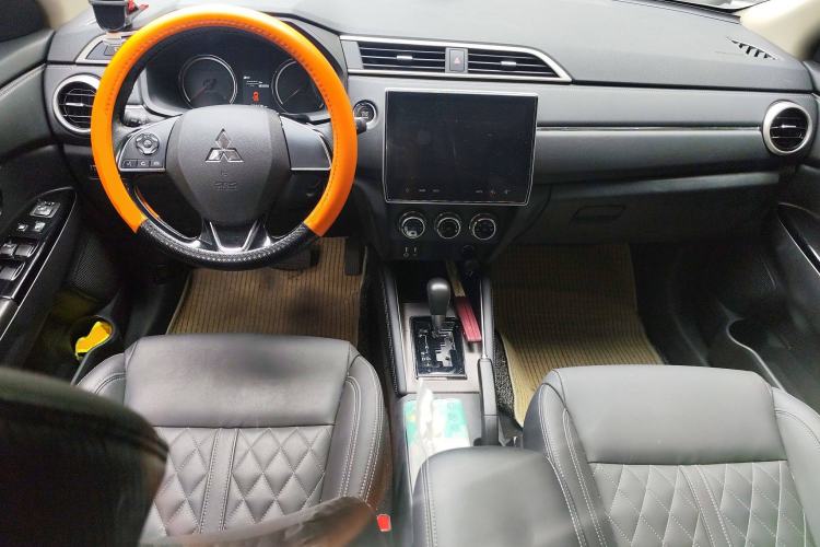 Used Mitsubishi ASX 2020 2.0L CVT Smart Edition Center Console