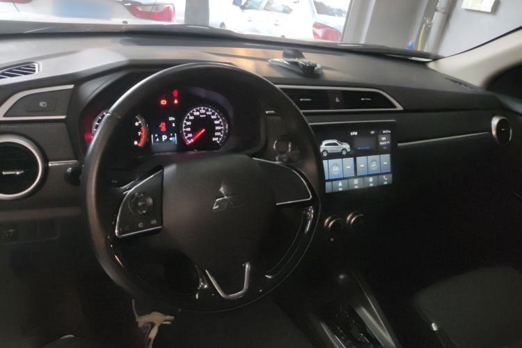 Used Mitsubishi ASX 2020 2.0L CVT Smart Edition Center Console