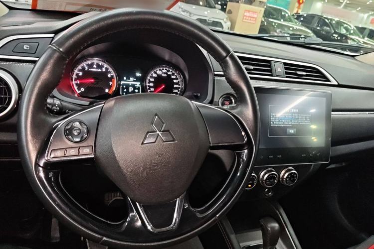 Used Mitsubishi ASX 2020 2.0L CVT Smart Edition Center Console