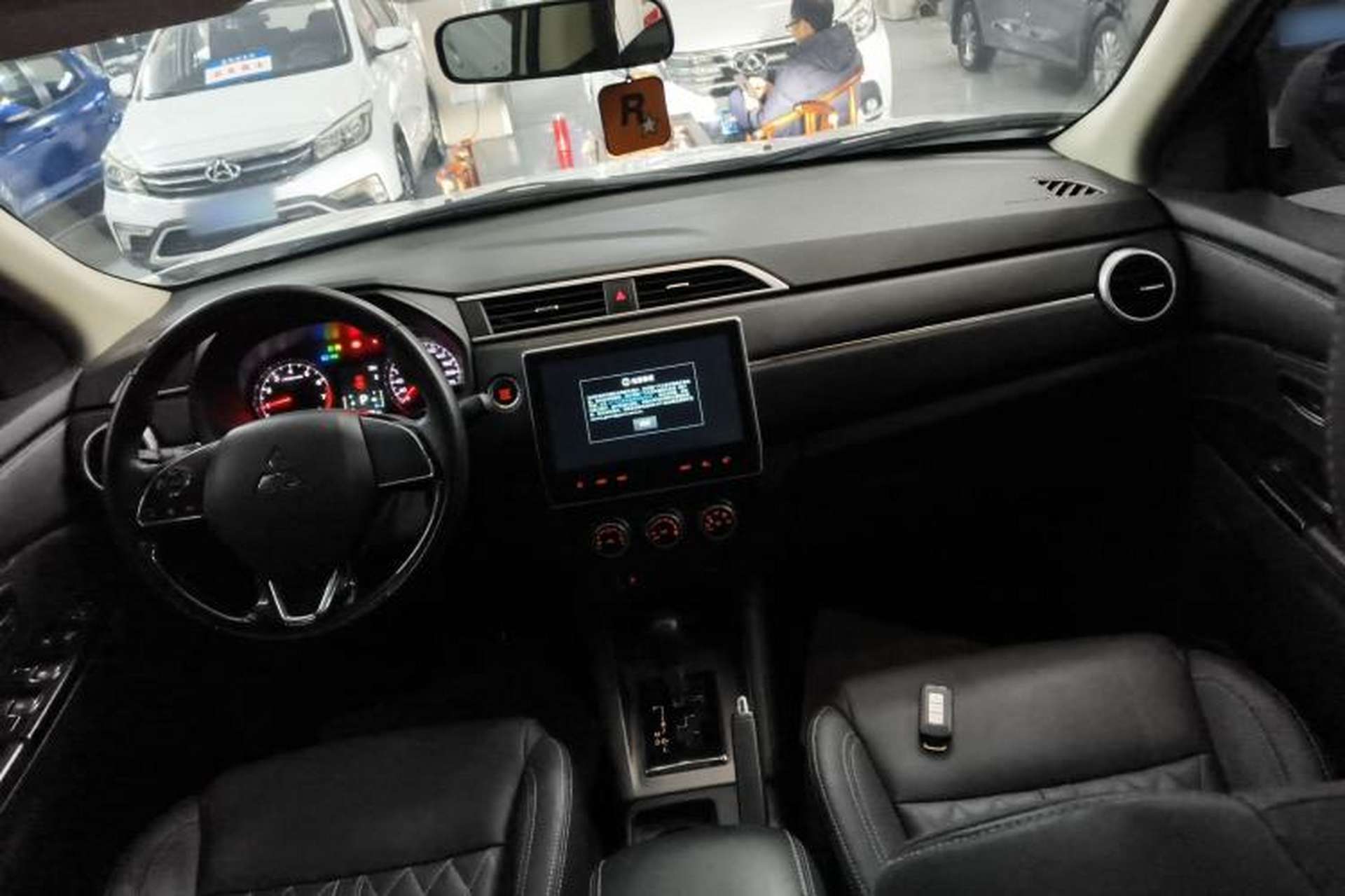 Used Mitsubishi ASX 2020 2.0L CVT Smart Edition Center Console