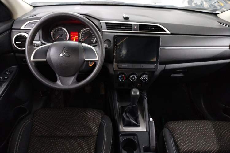 Used Mitsubishi ASX 2020 1.6L Manual FENGSHANG Edition Center Console