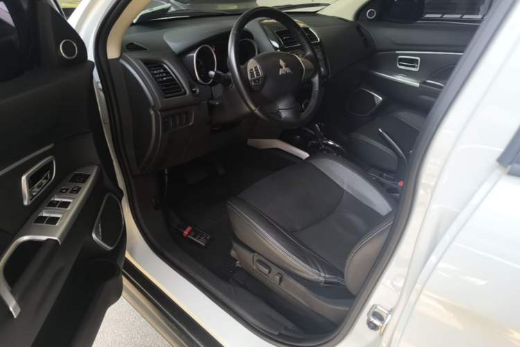 Used Mitsubishi ASX 2020 2.0L CVT Smart Edition Driver Seat