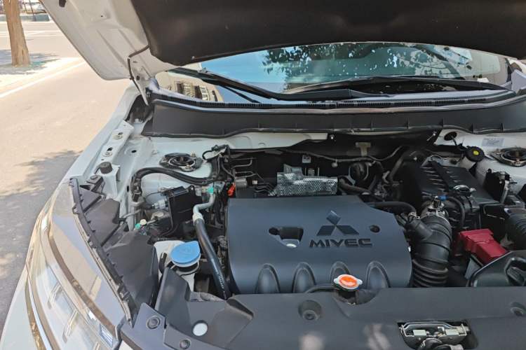 Used Mitsubishi ASX 2020 2.0L CVT Active Version Engine Bay Right