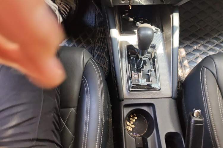 Used Mitsubishi ASX 2020 2.0L CVT Smart Edition Gear Lever