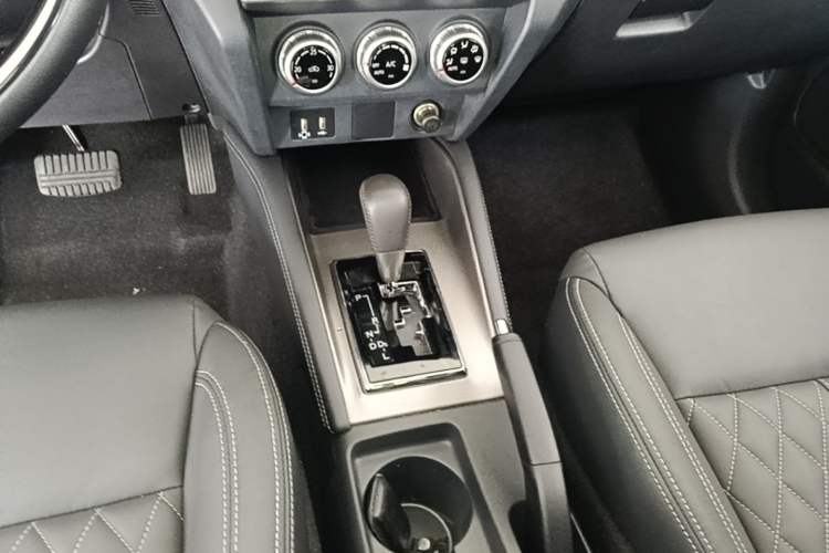 Used Mitsubishi ASX 2020 2.0L CVT Smart Edition Gear Lever