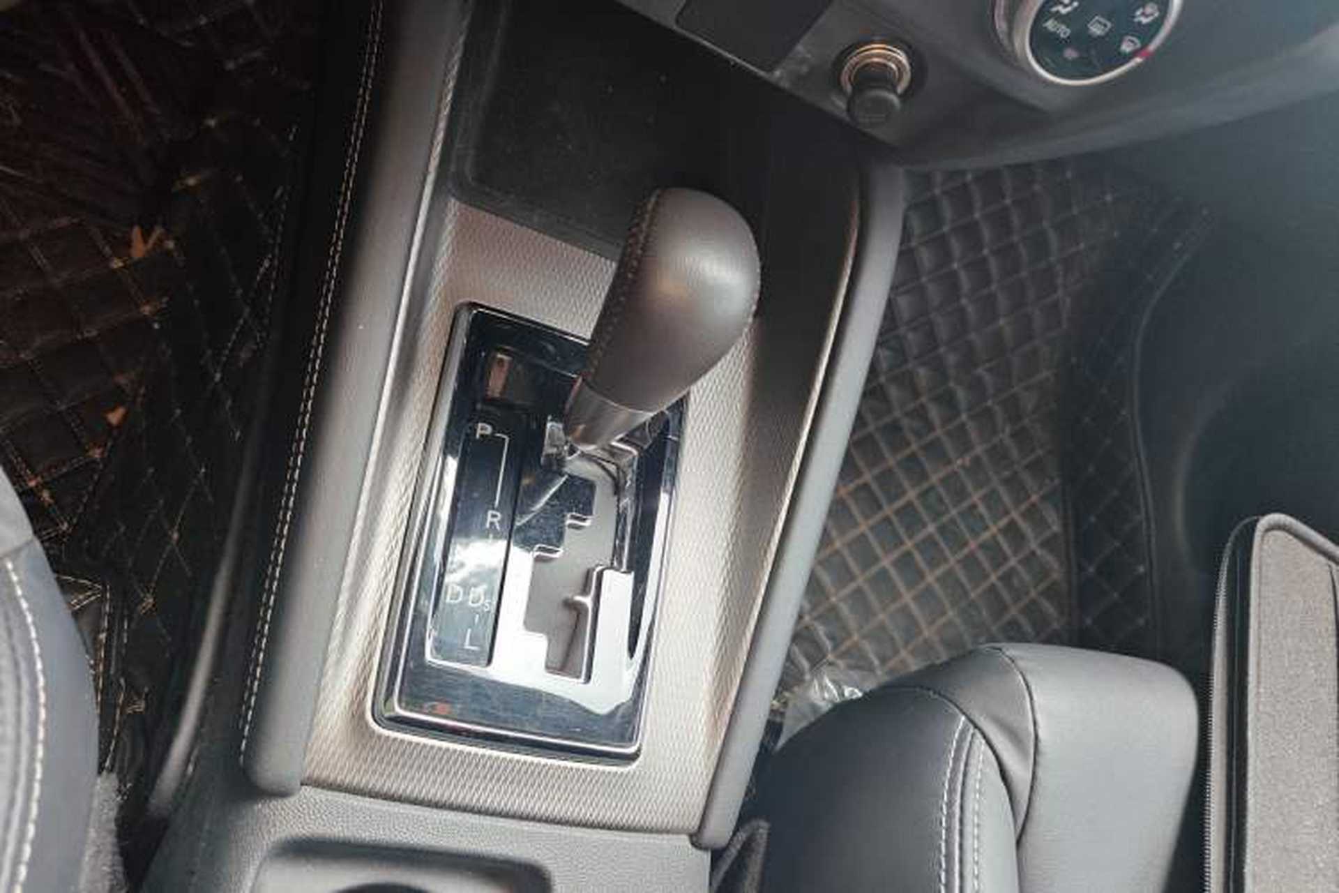 Used Mitsubishi ASX 2020 2.0L CVT Smart Edition Gear Lever