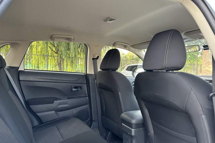Used Mitsubishi ASX 2020 2.0L CVT Active Version Headliner