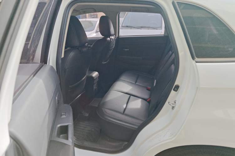 Used Mitsubishi ASX 2020 1.6L Manual FENGSHANG Edition Interior 1