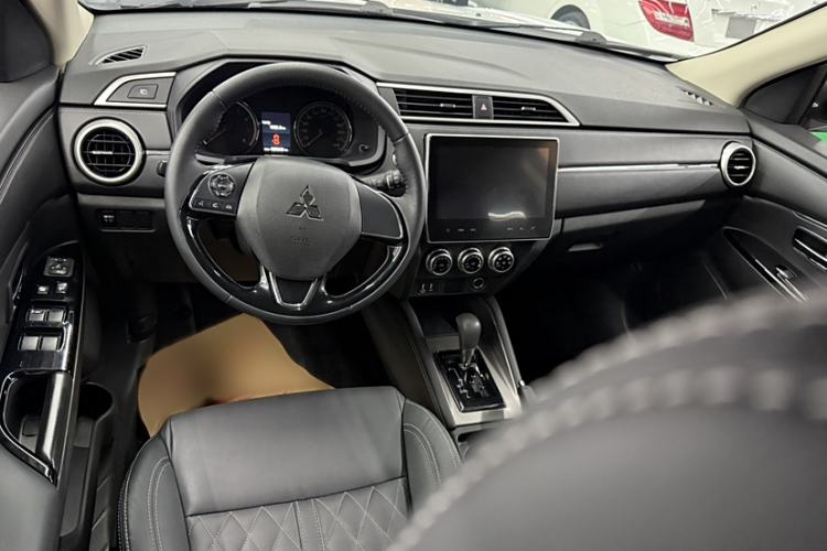 Used Mitsubishi ASX 2020 2.0L CVT Smart Edition Interior 1