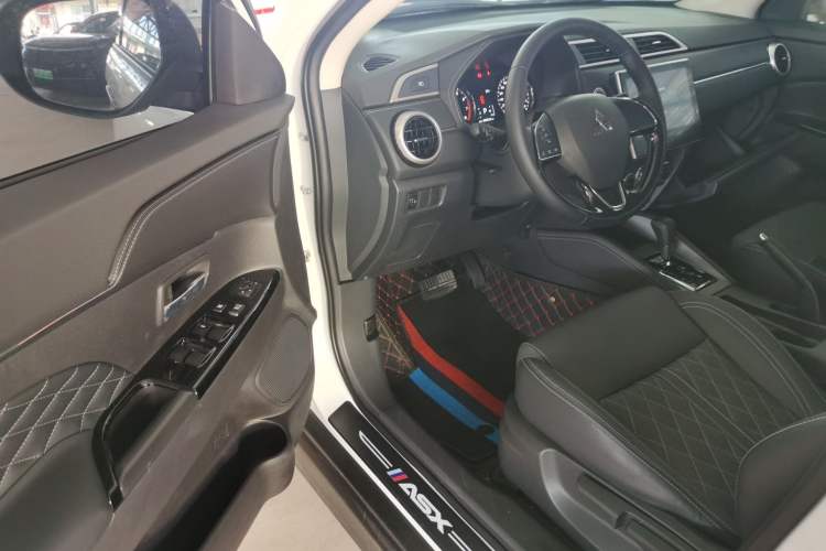 Used Mitsubishi ASX 2020 2.0L CVT Smart Edition Interior 2