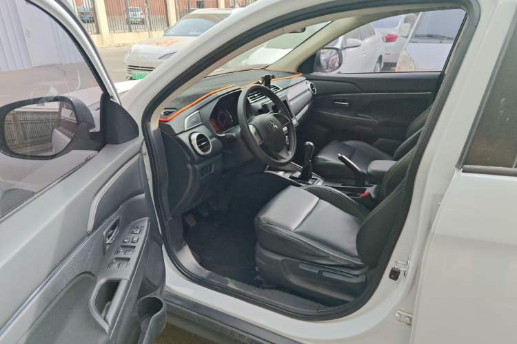 Used Mitsubishi ASX 2020 1.6L Manual FENGSHANG Edition Interior 2