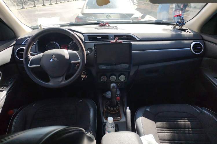 Used Mitsubishi ASX 2020 1.6L Manual FENGSHANG Edition Interior 2
