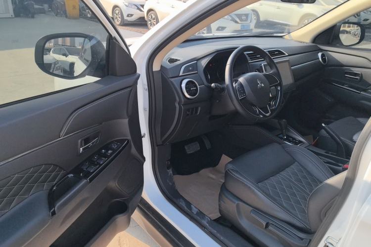 Used Mitsubishi ASX 2020 2.0L CVT Smart Edition Interior 2