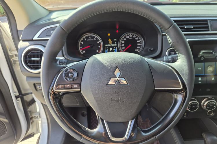 Used Mitsubishi ASX 2020 2.0L CVT Smart Edition Interior 2