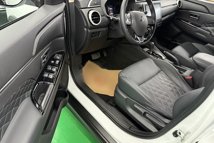 Used Mitsubishi ASX 2020 2.0L CVT Smart Edition Interior 2