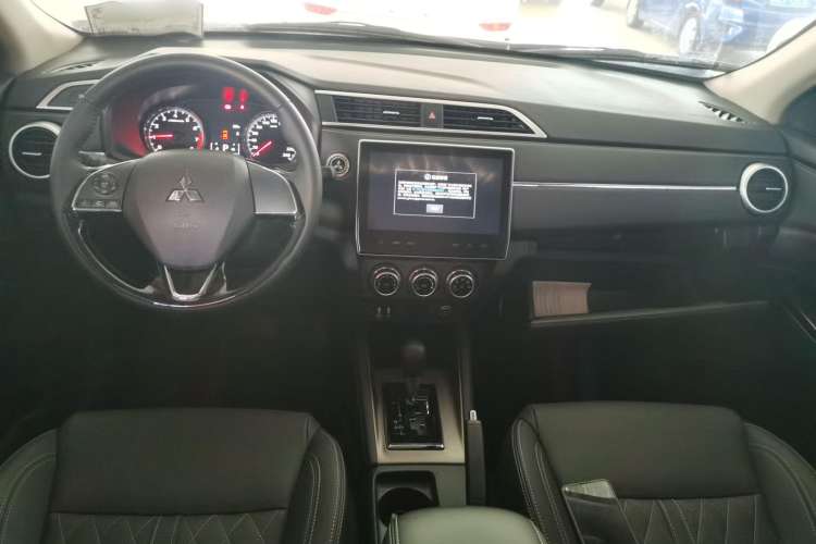 Used Mitsubishi ASX 2020 2.0L CVT Smart Edition Interior 3