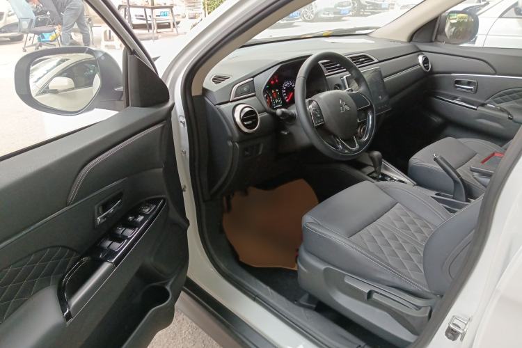 Used Mitsubishi ASX 2020 2.0L CVT Smart Edition Interior 3