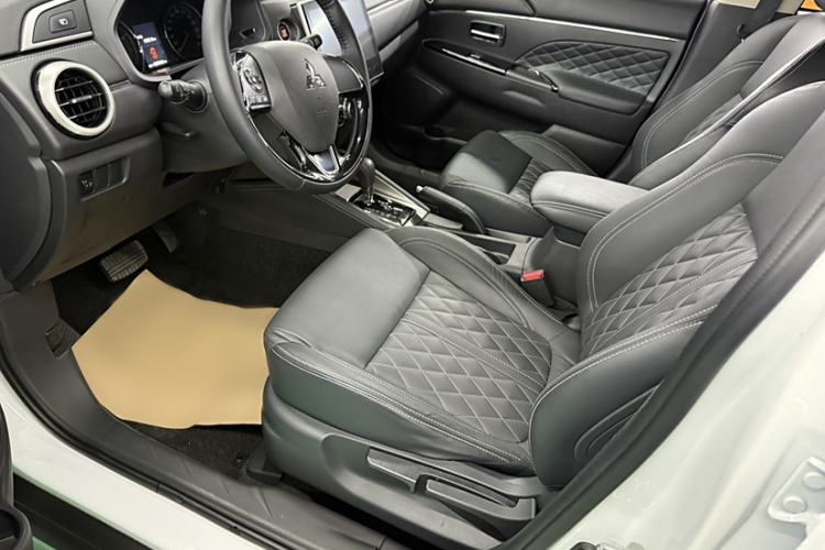 Used Mitsubishi ASX 2020 2.0L CVT Smart Edition Interior 3