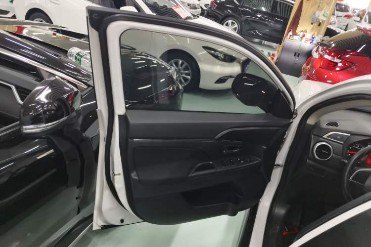 Used Mitsubishi ASX 2020 2.0L CVT Active Version Interior 4