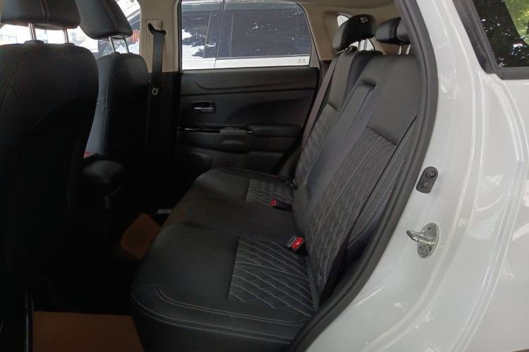 Used Mitsubishi ASX 2020 2.0L CVT Smart Edition Interior 4