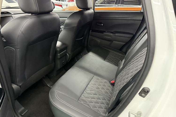 Used Mitsubishi ASX 2020 2.0L CVT Smart Edition Interior 4