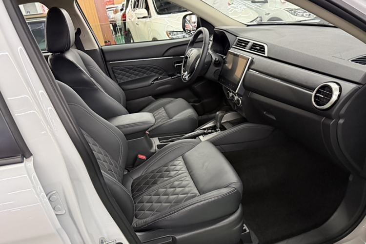 Used Mitsubishi ASX 2020 2.0L CVT Smart Edition Interior 5
