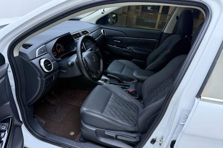 Used Mitsubishi ASX 2020 2.0L CVT Smart Edition Interior 5