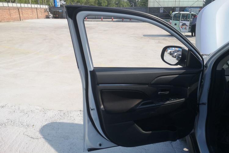 Used Mitsubishi ASX 2020 1.6L Manual FENGSHANG Edition Interior 7