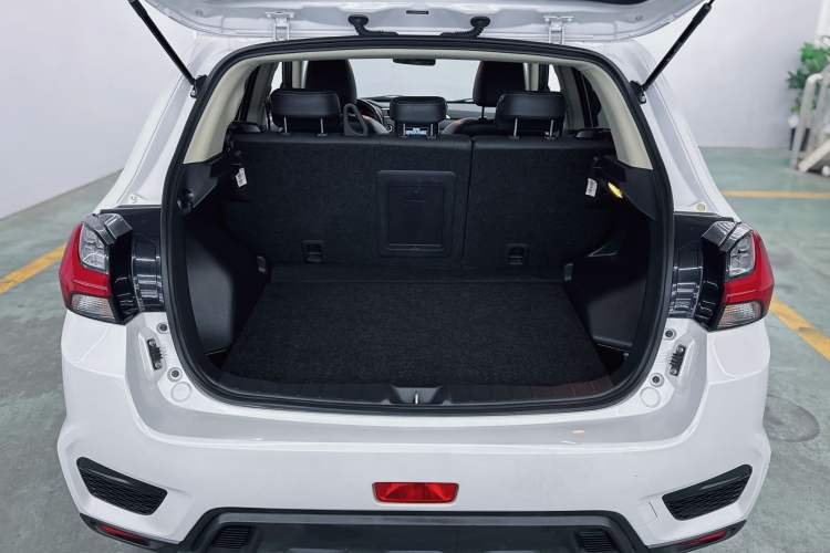 Used Mitsubishi ASX 2020 2.0L CVT Smart Edition Interior 7