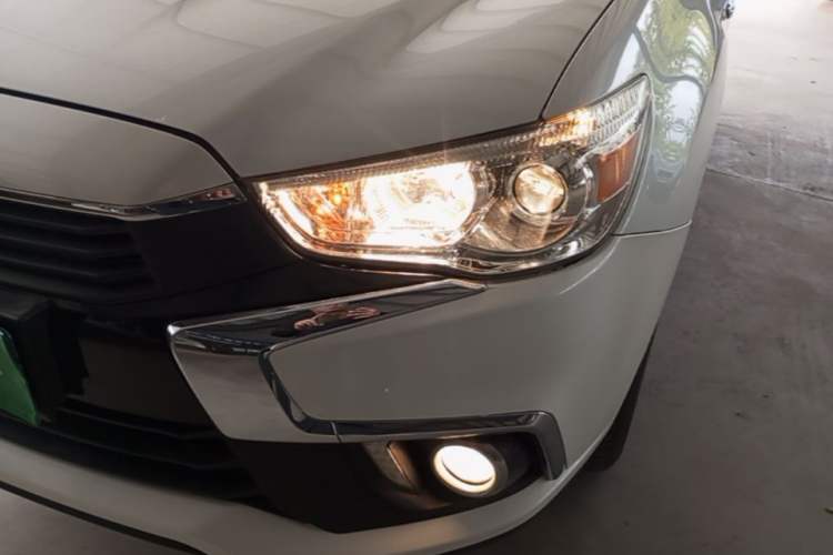 Used Mitsubishi ASX 2020 2.0L CVT Smart Edition Left Front Headlight
