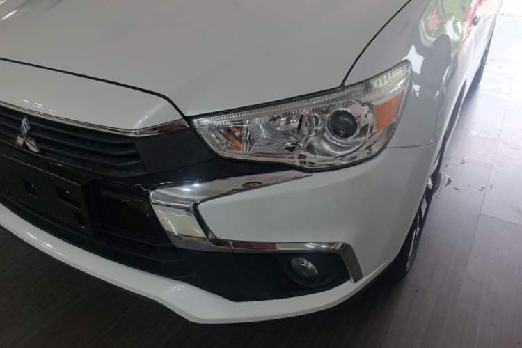 Used Mitsubishi ASX 2020 2.0L CVT Smart Edition Left Front Headlight