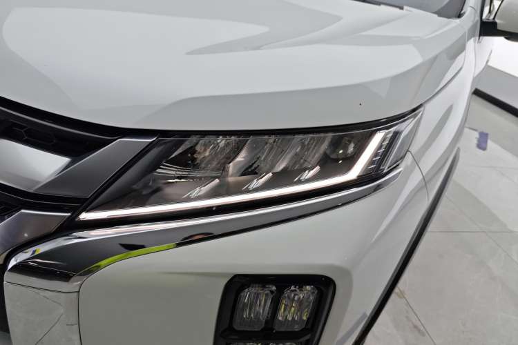 Used Mitsubishi ASX 2020 2.0L CVT Smart Edition Left Front Headlight
