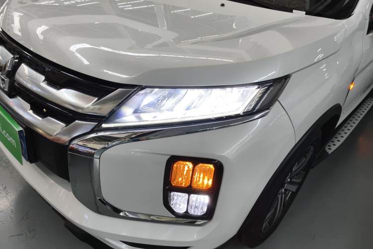 Used Mitsubishi ASX 2020 2.0L CVT Smart Edition Left Front Headlight