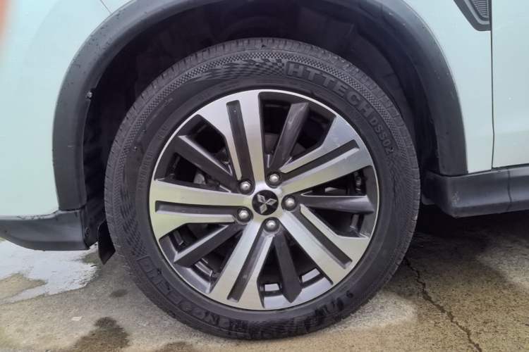 Used Mitsubishi ASX 2020 2.0L CVT Smart Edition Left Front Wheel Hub