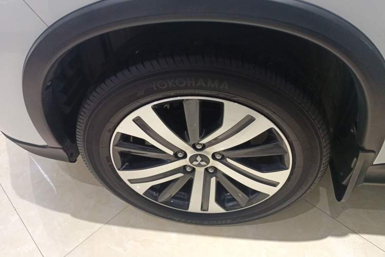 Used Mitsubishi ASX 2020 2.0L CVT Smart Edition Left Front Wheel Hub