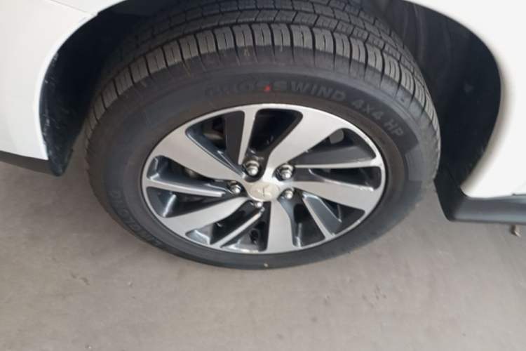 Used Mitsubishi ASX 2020 2.0L CVT Smart Edition Left Front Wheel Hub