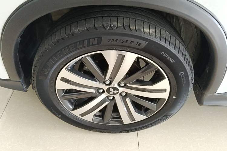 Used Mitsubishi ASX 2020 2.0L CVT Smart Edition Left Front Wheel Hub