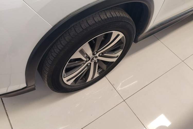 Used Mitsubishi ASX 2020 2.0L CVT Smart Edition Left Front Wheel Hub
