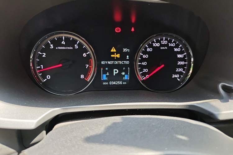 Used Mitsubishi ASX 2020 2.0L CVT Smart Edition Odometer Close Up
