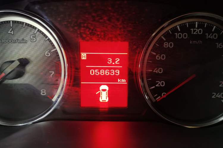 Used Mitsubishi ASX 2020 2.0L CVT Active Version Odometer Close Up