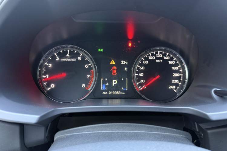 Used Mitsubishi ASX 2020 2.0L CVT Smart Edition Odometer Close Up