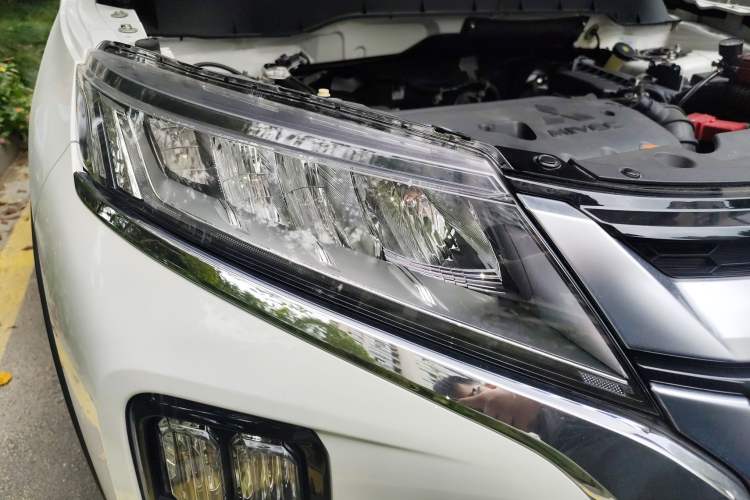 Used Mitsubishi ASX 2020 2.0L CVT Smart Edition Right Front Headlight