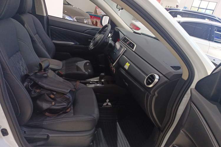 Used Mitsubishi ASX 2020 2.0L CVT Smart Edition Right Front Seat