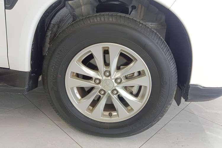 Used Mitsubishi ASX 2020 1.6L Manual Fun Edition Right Front Wheel Hub