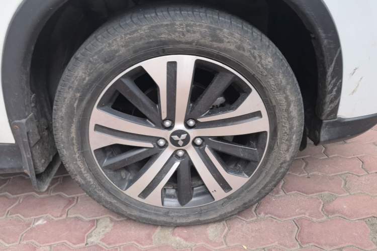 Used Mitsubishi ASX 2020 2.0L CVT Smart Edition Right Front Wheel Hub