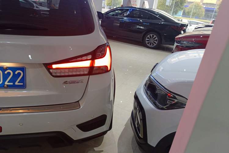 Used Mitsubishi ASX 2020 2.0L CVT Smart Edition Right Rear Taillight