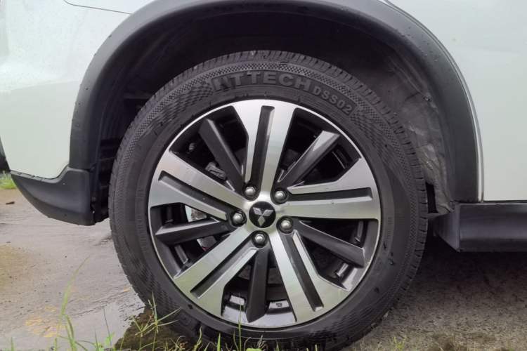 Used Mitsubishi ASX 2020 2.0L CVT Smart Edition Right Rear Wheel Hub