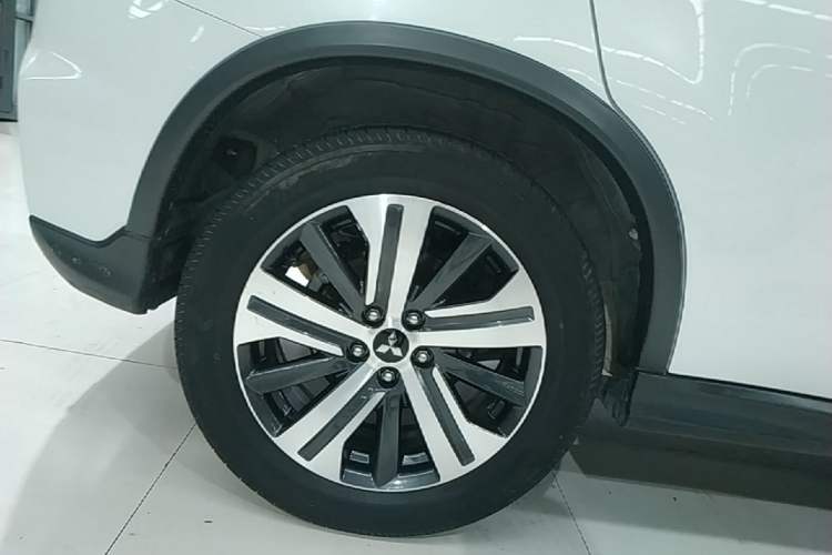 Used Mitsubishi ASX 2020 2.0L CVT Smart Edition Right Rear Wheel Hub