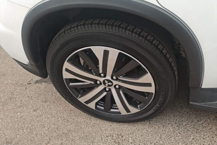 Used Mitsubishi ASX 2020 2.0L CVT Smart Edition Right Rear Wheel Hub