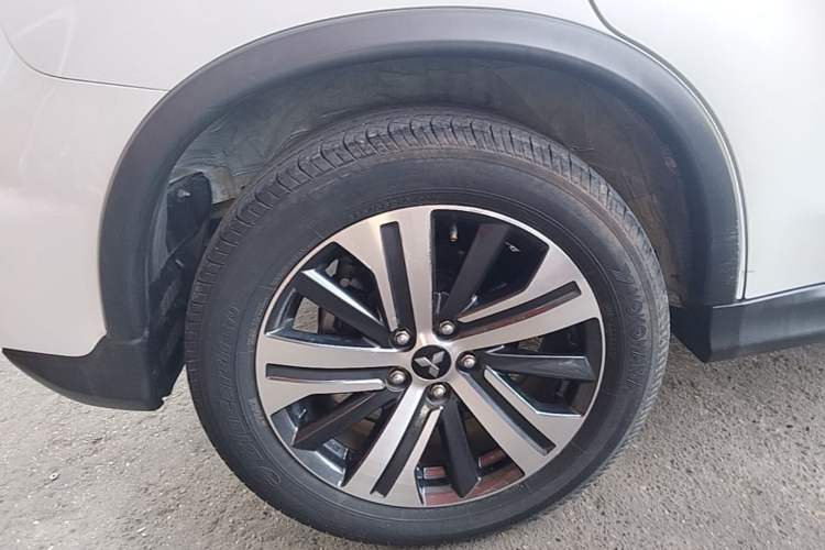 Used Mitsubishi ASX 2020 2.0L CVT Smart Edition Right Rear Wheel Hub